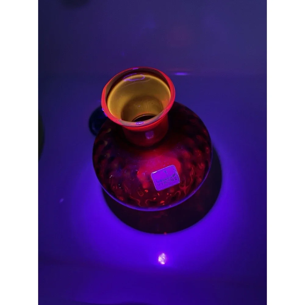 Vintage Viking Dotted Glass Vase‎ Hand Blown Glows With Sticker 5.75
